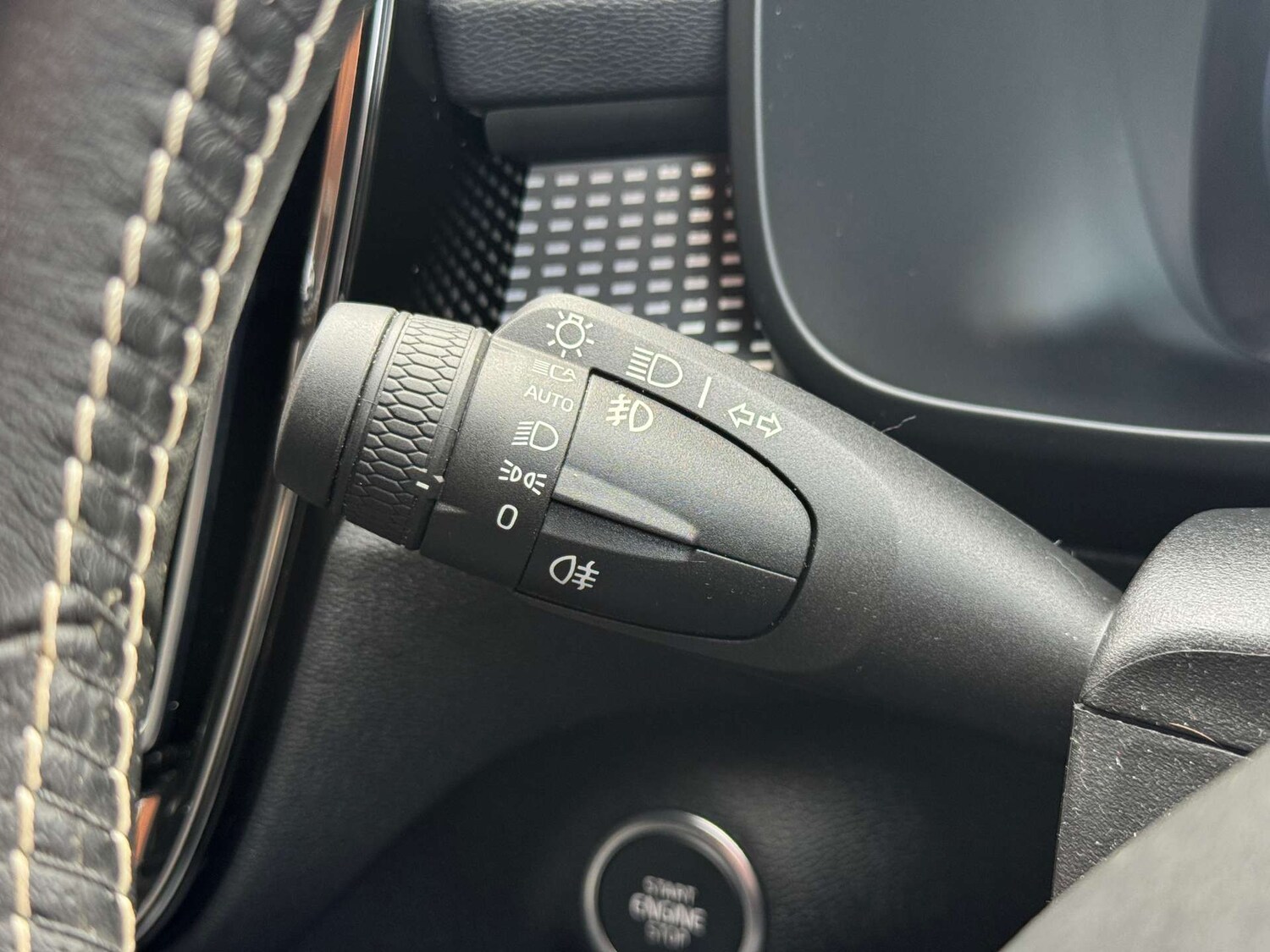 Used Volvo XC40 2020 for sale - 76363581: Photo 28