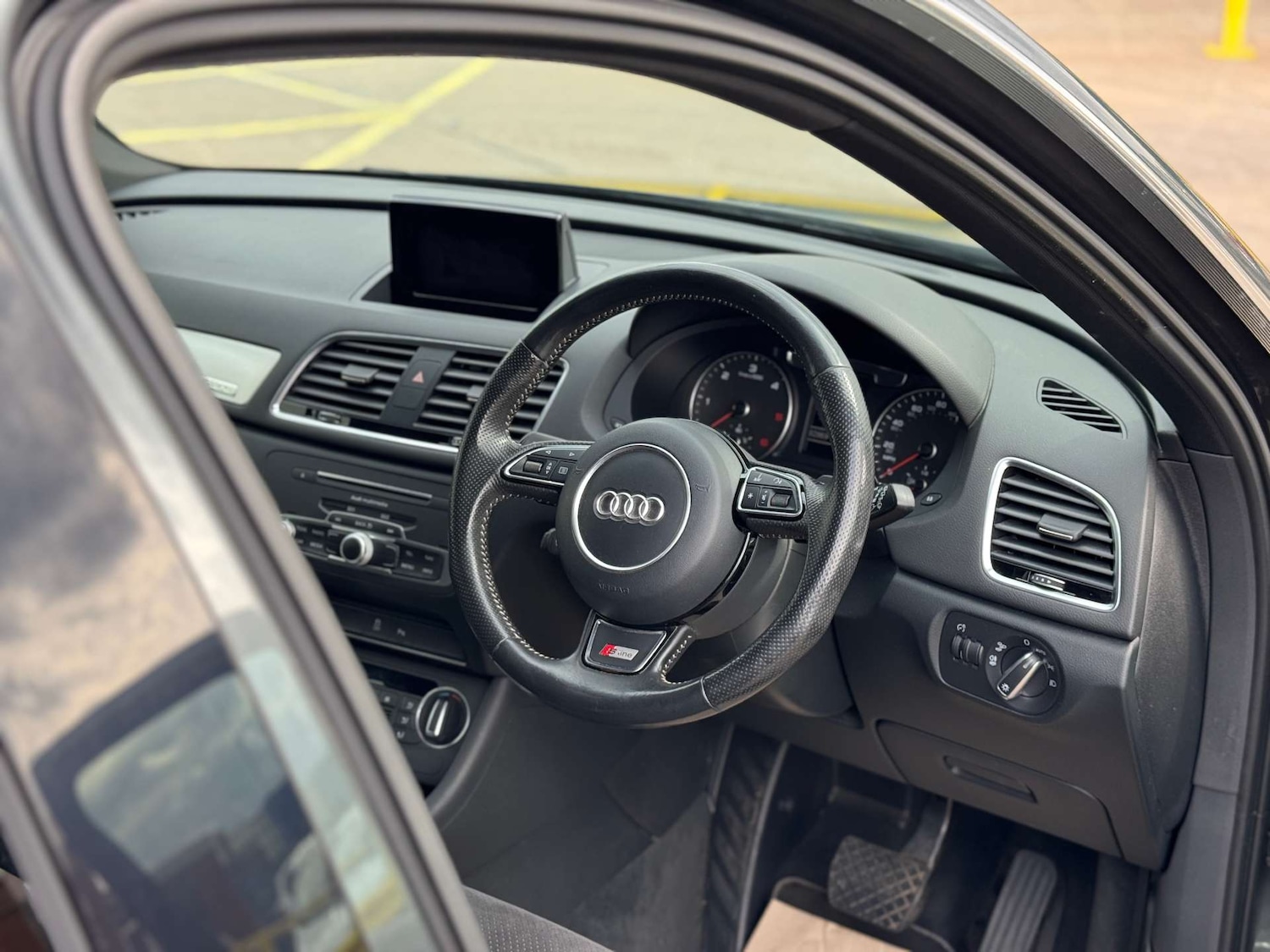 Used Audi Q3 2016 for sale - 76363677: Photo 11