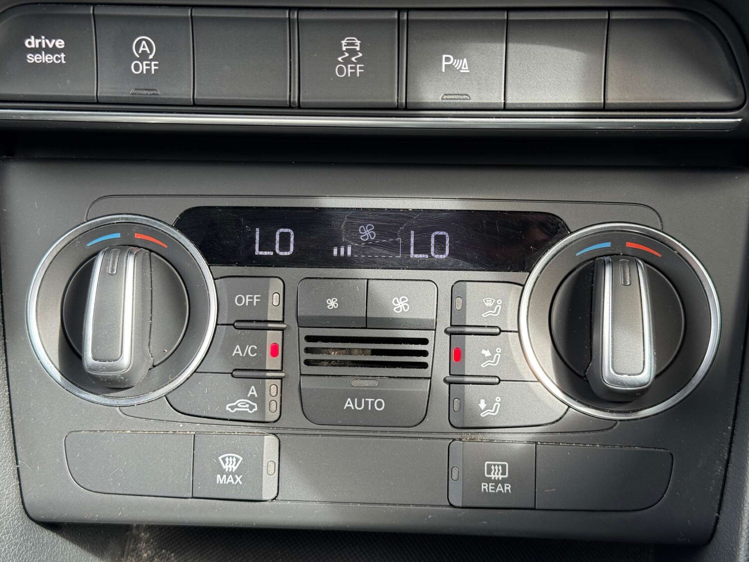 Used Audi Q3 2016 for sale - 76363677: Photo 37