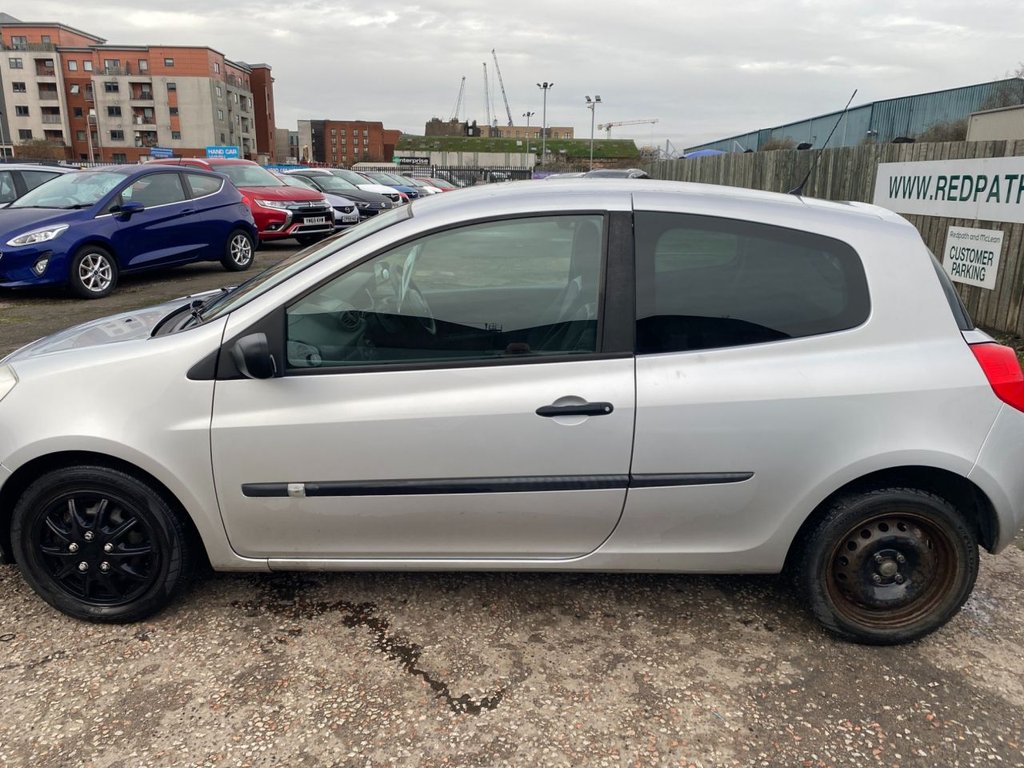 Used Renault Clio 2009 for sale - 76950723: Photo 4