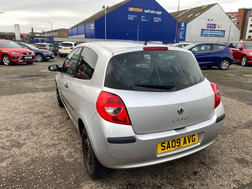 Used Renault Clio 2009 for sale - 76950723: Photo 5