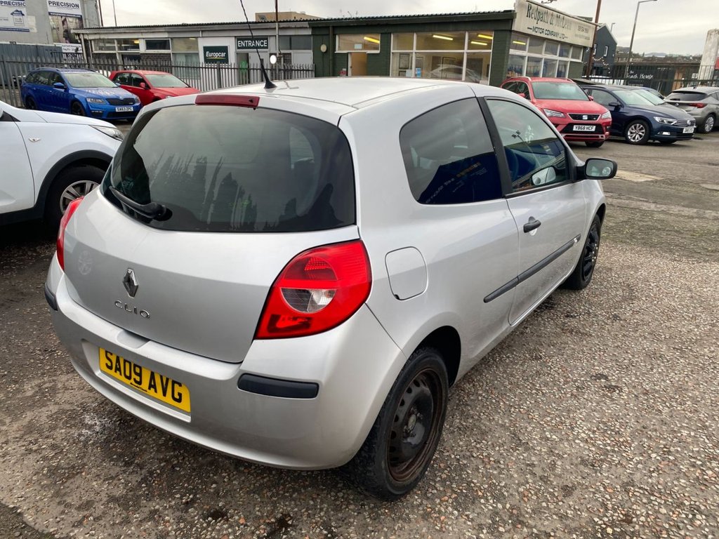 Used Renault Clio 2009 for sale - 76950723: Photo 6