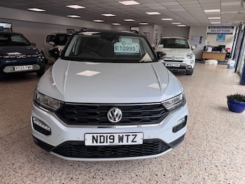 Used Volkswagen T-Roc 2019 for sale - 79254261: Photo