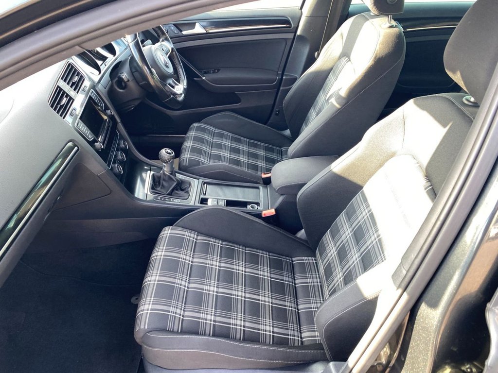 Used Volkswagen Golf 2014 for sale - 76900463: Photo 28