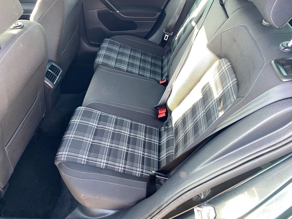 Used Volkswagen Golf 2014 for sale - 76900463: Photo 30