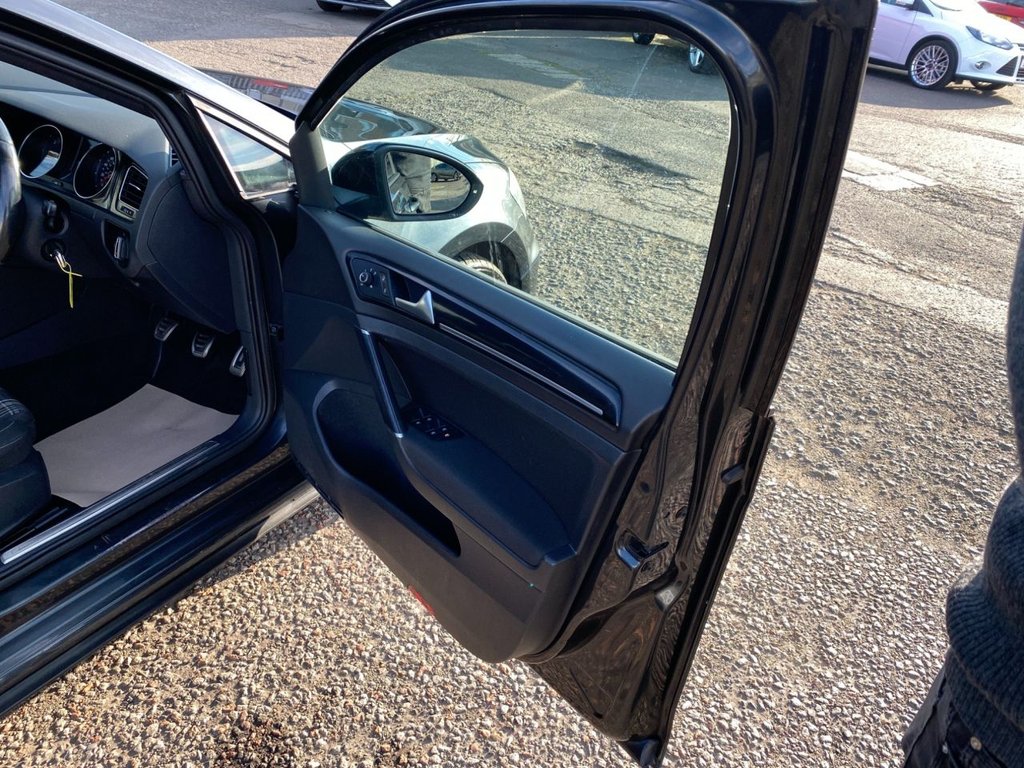 Used Volkswagen Golf 2014 for sale - 76900463: Photo 34