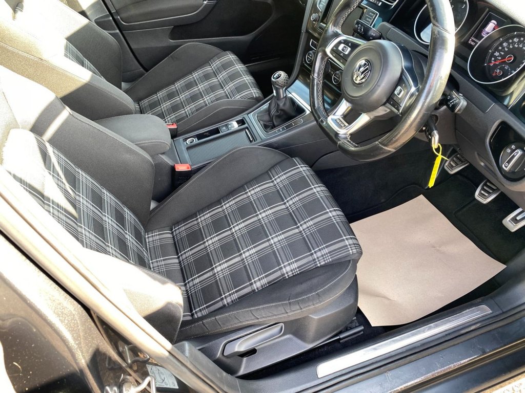 Used Volkswagen Golf 2014 for sale - 76900463: Photo 35