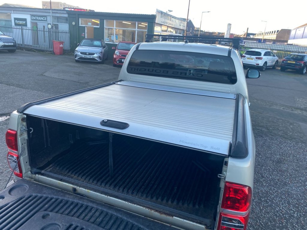 Used Toyota Hilux 2014 for sale - 76642409: Photo 16