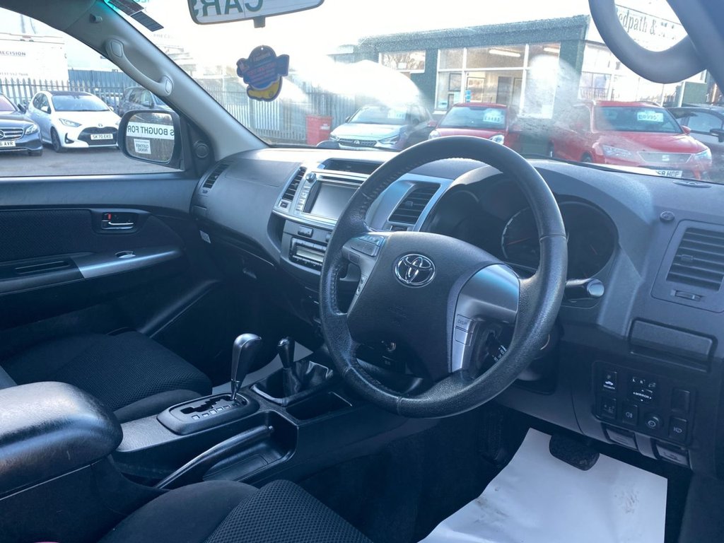 Used Toyota Hilux 2014 for sale - 76642409: Photo 17