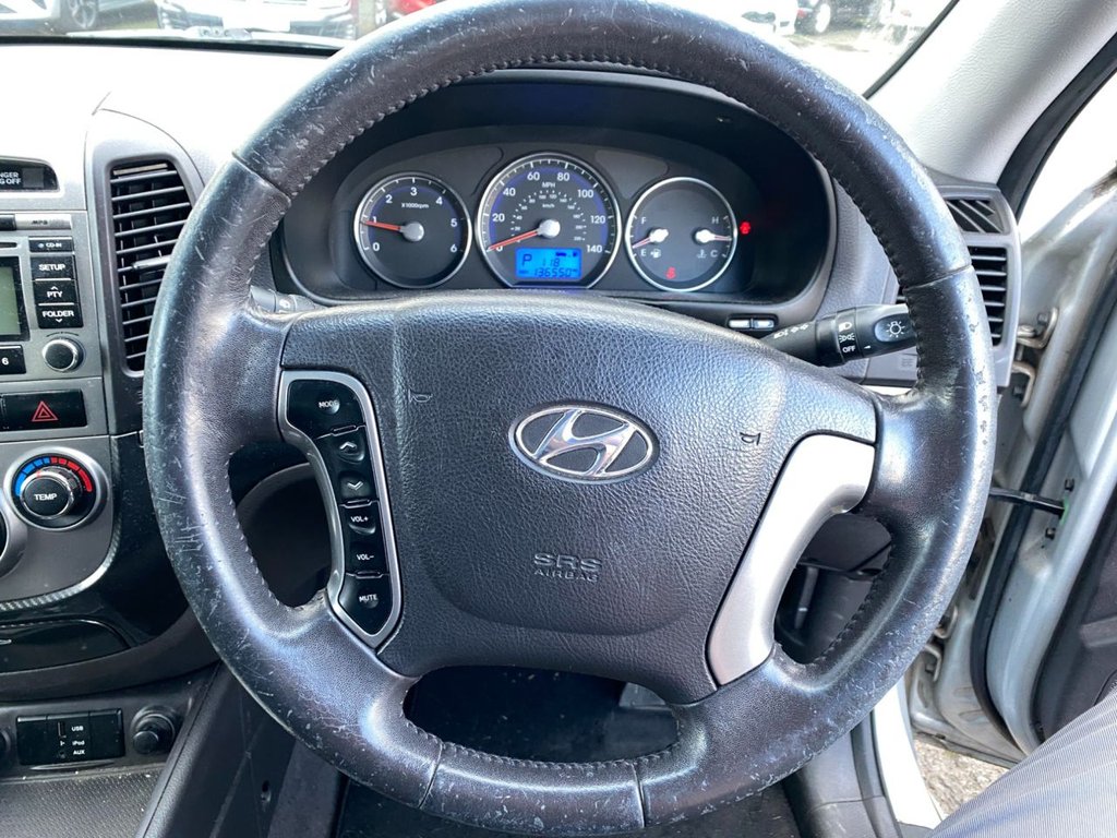 Used Hyundai Santa Fe 2010 for sale - 76430353: Photo 15