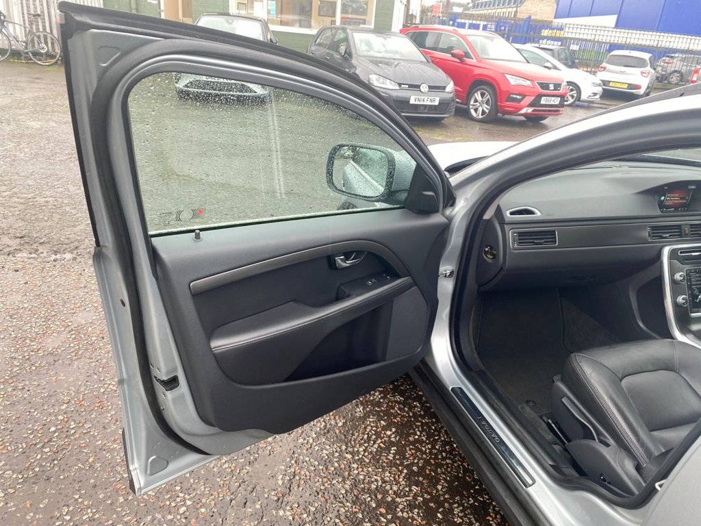 Used Volvo XC70 2015 for sale - 76482159: Photo 26