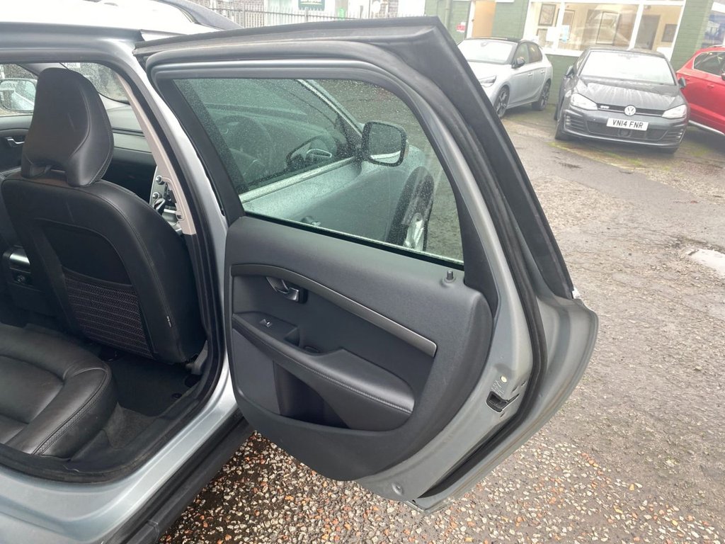 Used Volvo XC70 2015 for sale - 76482159: Photo 31