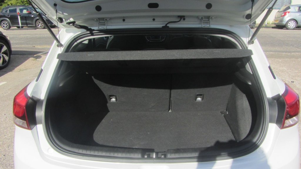 Used Hyundai i20 2017 for sale - 76023647: Photo 22