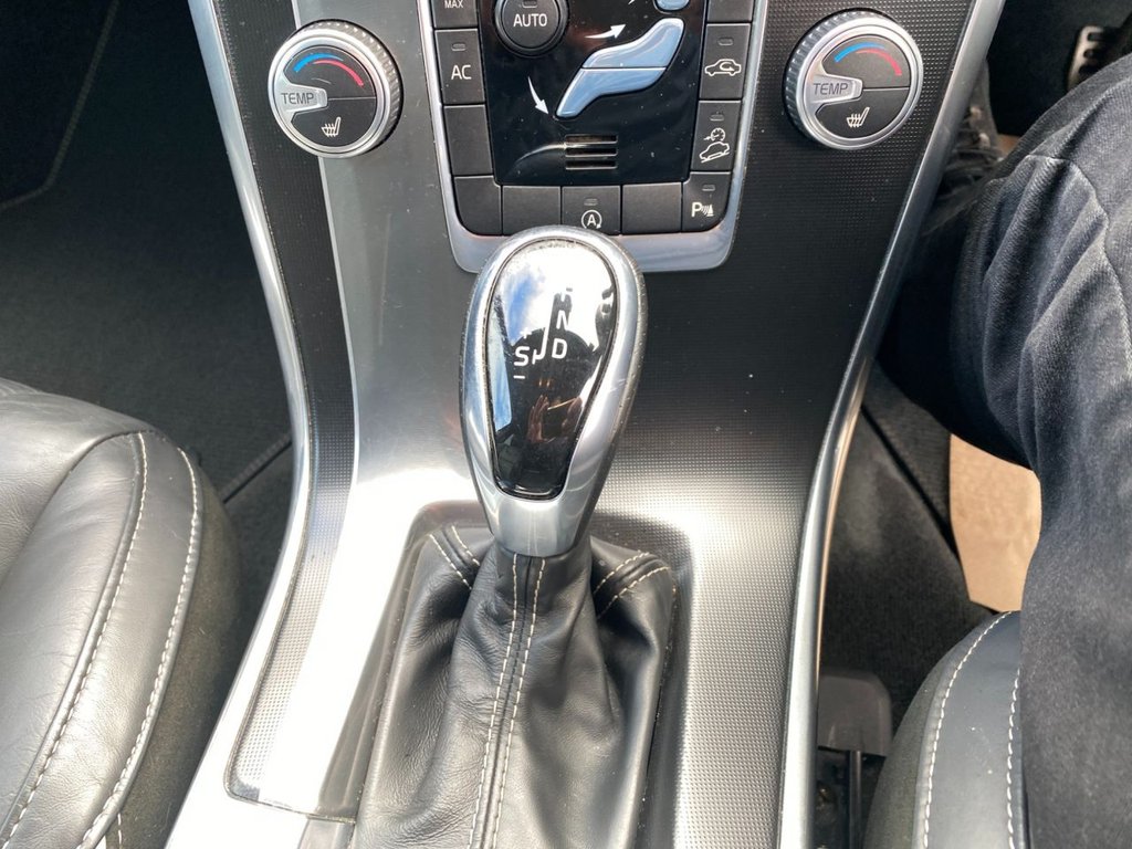 Used Volvo XC60 2015 for sale - 76686557: Photo 17