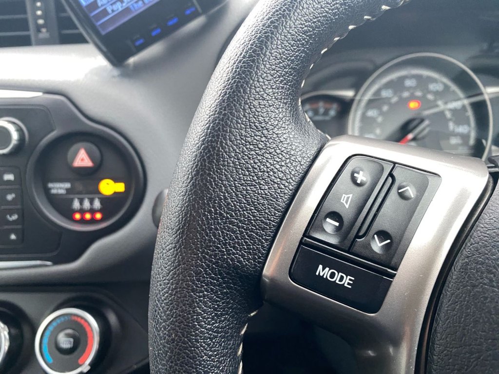 Used Toyota Yaris 2015 for sale - 76570452: Photo 11