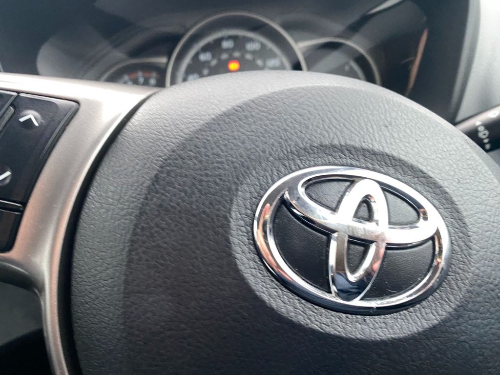 Used Toyota Yaris 2015 for sale - 76570452: Photo 13