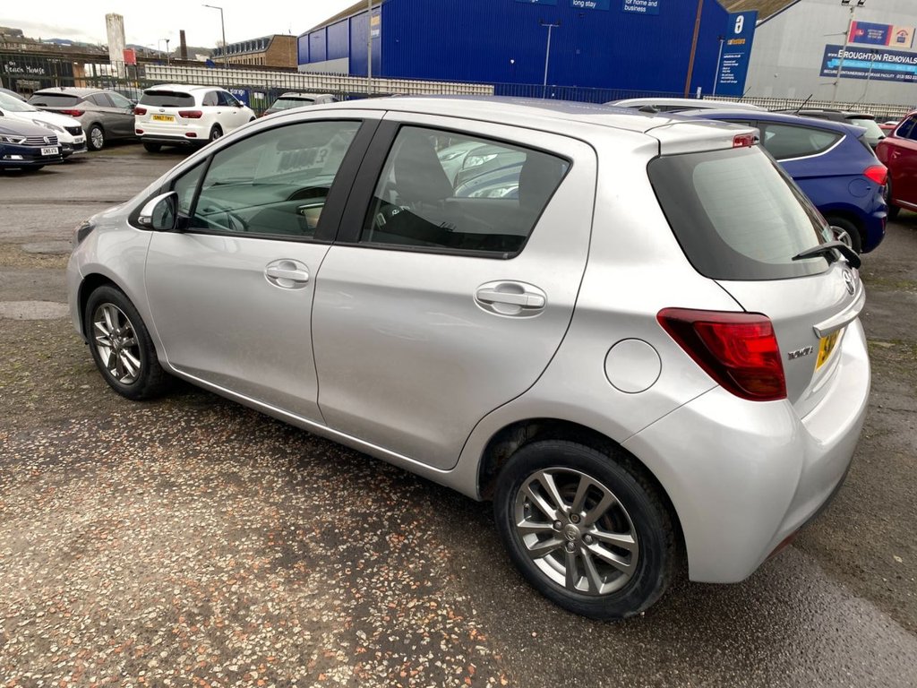 Used Toyota Yaris 2015 for sale - 76570452: Photo 15