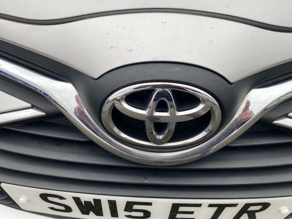 Used Toyota Yaris 2015 for sale - 76570452: Photo 17