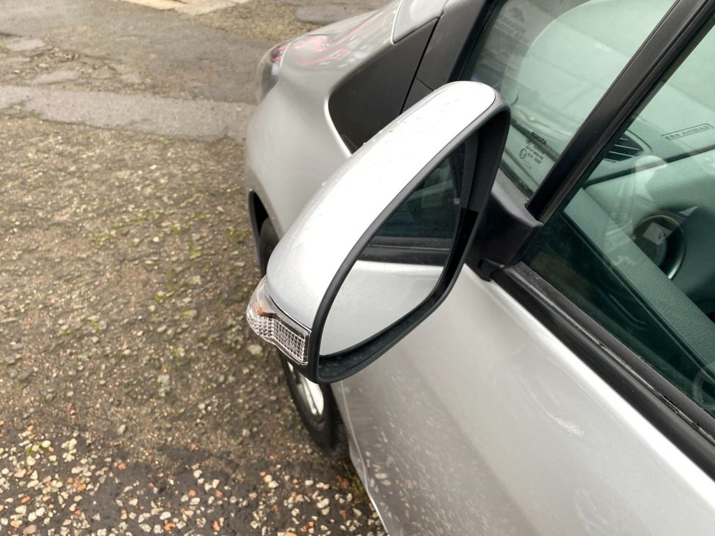 Used Toyota Yaris 2015 for sale - 76570452: Photo 25