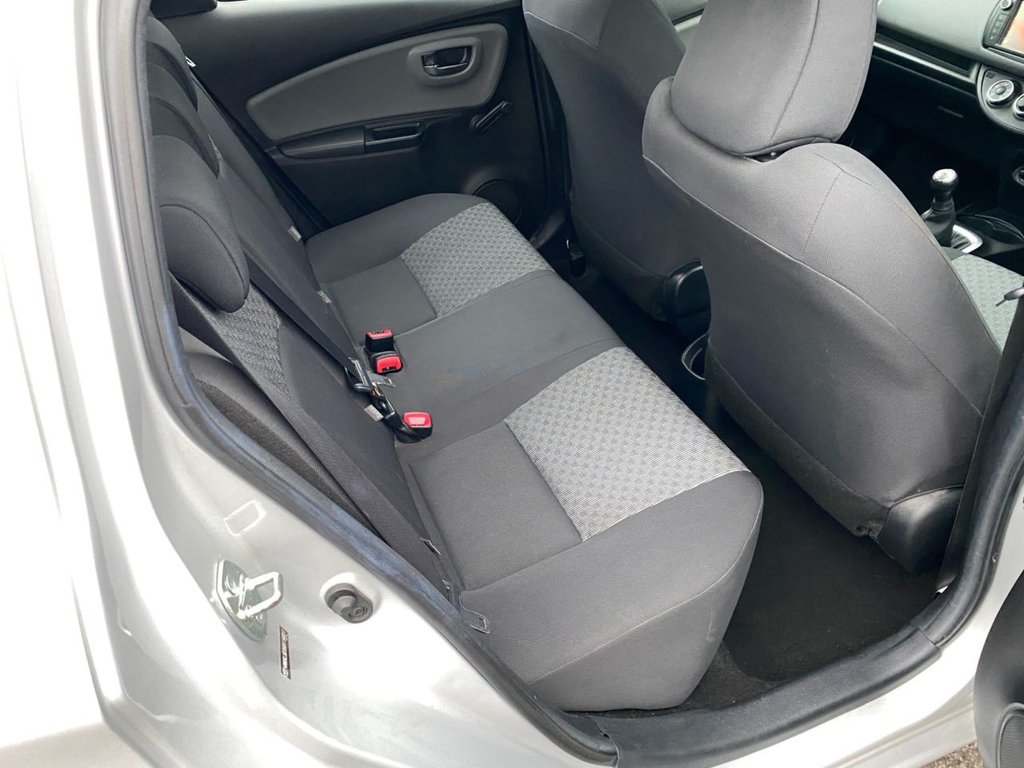 Used Toyota Yaris 2015 for sale - 76570452: Photo 32