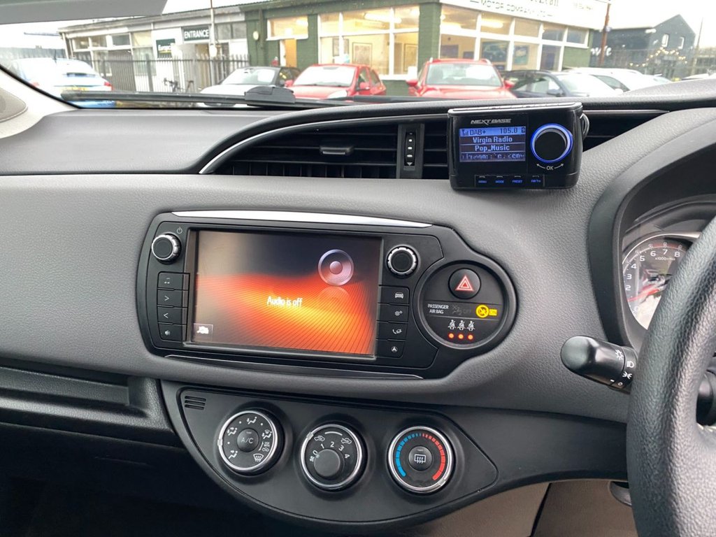 Used Toyota Yaris 2015 for sale - 76570452: Photo 35