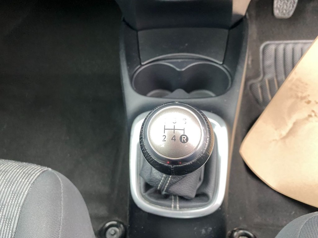 Used Toyota Yaris 2015 for sale - 76570452: Photo 36