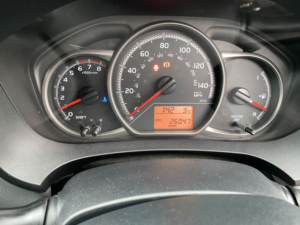 Used Toyota Yaris 2015 for sale - 76570452: Photo 37