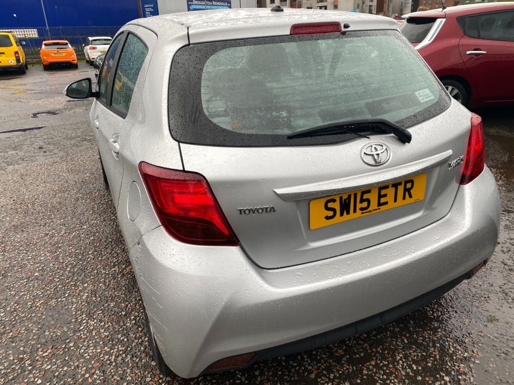 Used Toyota Yaris 2015 for sale - 76570452: Photo 4