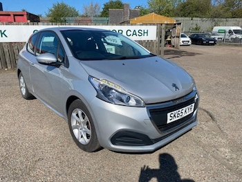 Used Peugeot 208 2015 for sale - 78426237: Photo