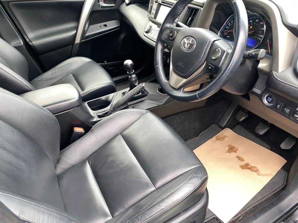 Used Toyota RAV4 2015 for sale - 77507840: Photo 15