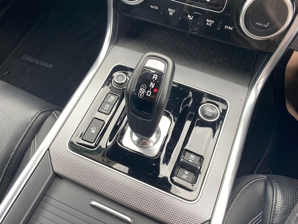 Used Jaguar XE 2019 for sale - 75047193: Photo 21