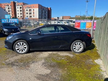 Used Vauxhall Cascada 2015 for sale - 78110892: Photo