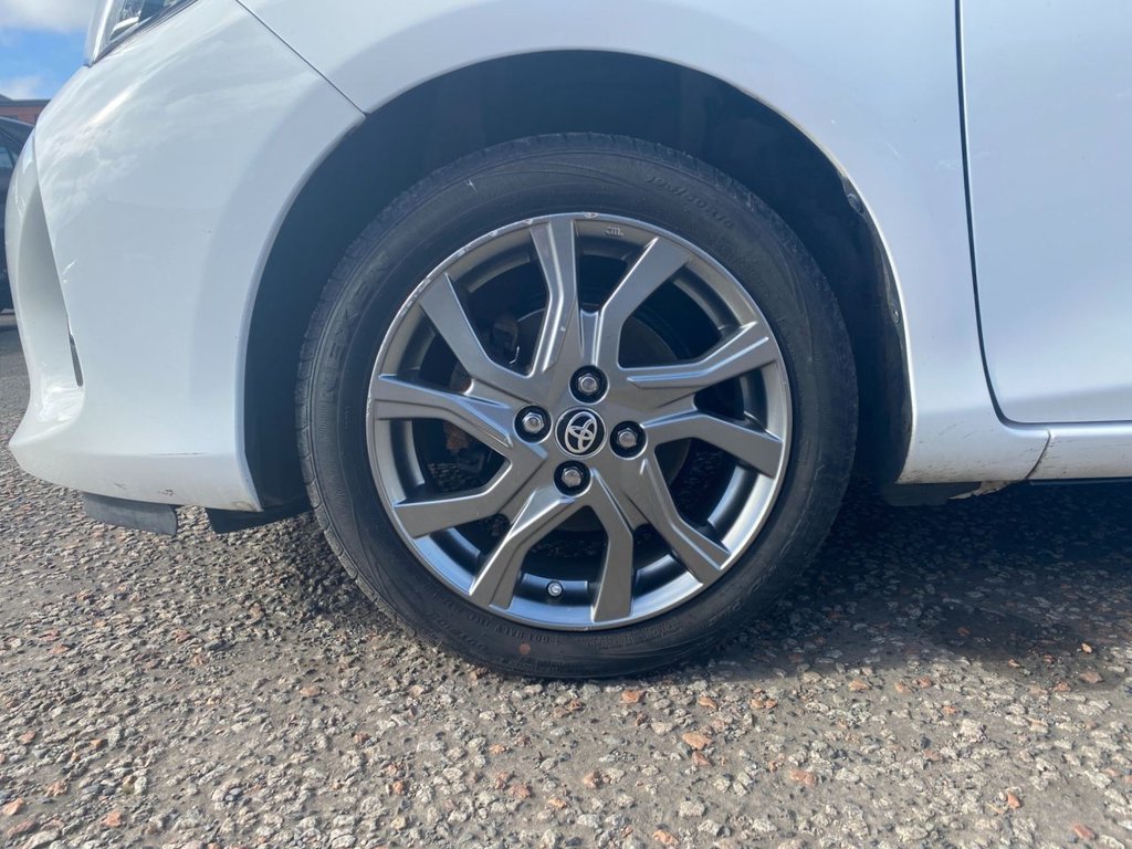 Used Toyota Yaris 2015 for sale - 77920232: Photo 11