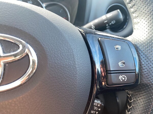 Used Toyota Yaris 2016 for sale - 76092880: Photo 23