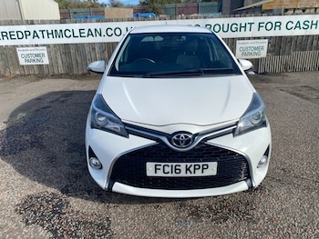 Used Toyota Yaris 2016 for sale - 76092880: Photo 2