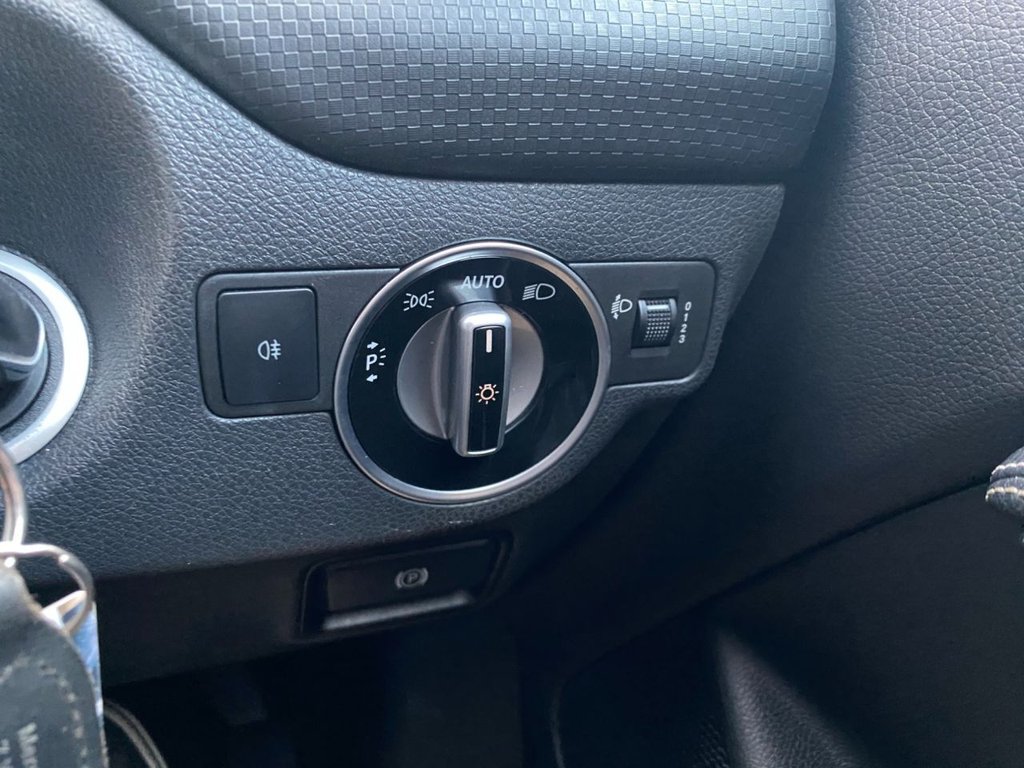 Used Mercedes-Benz A-Class 2014 for sale - 77557969: Photo 25