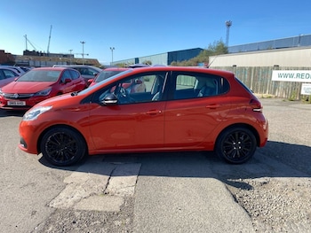 Used Peugeot 208 2015 for sale - 75641982: Photo