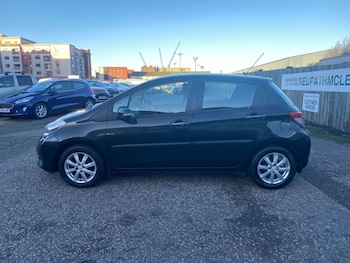 Used Toyota Yaris 2013 for sale - 76632442: Photo