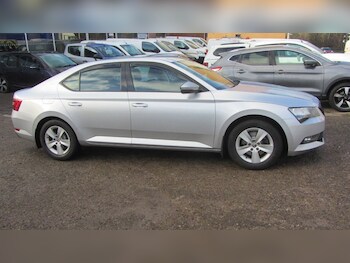 Used Skoda Superb 2018 for sale - 77227105: Photo