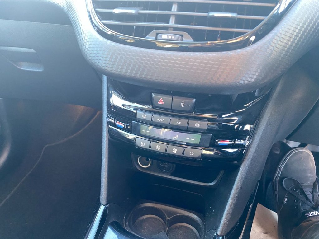 Used Peugeot 2008 2017 for sale - 76698644: Photo 18