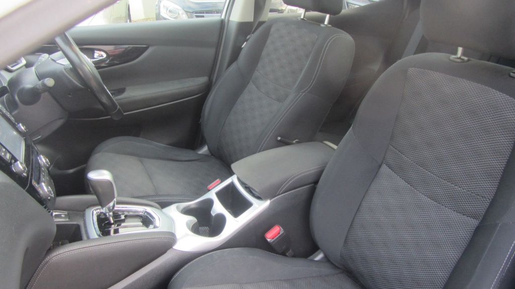 Used Nissan Qashqai 2016 for sale - 76590887: Photo 15
