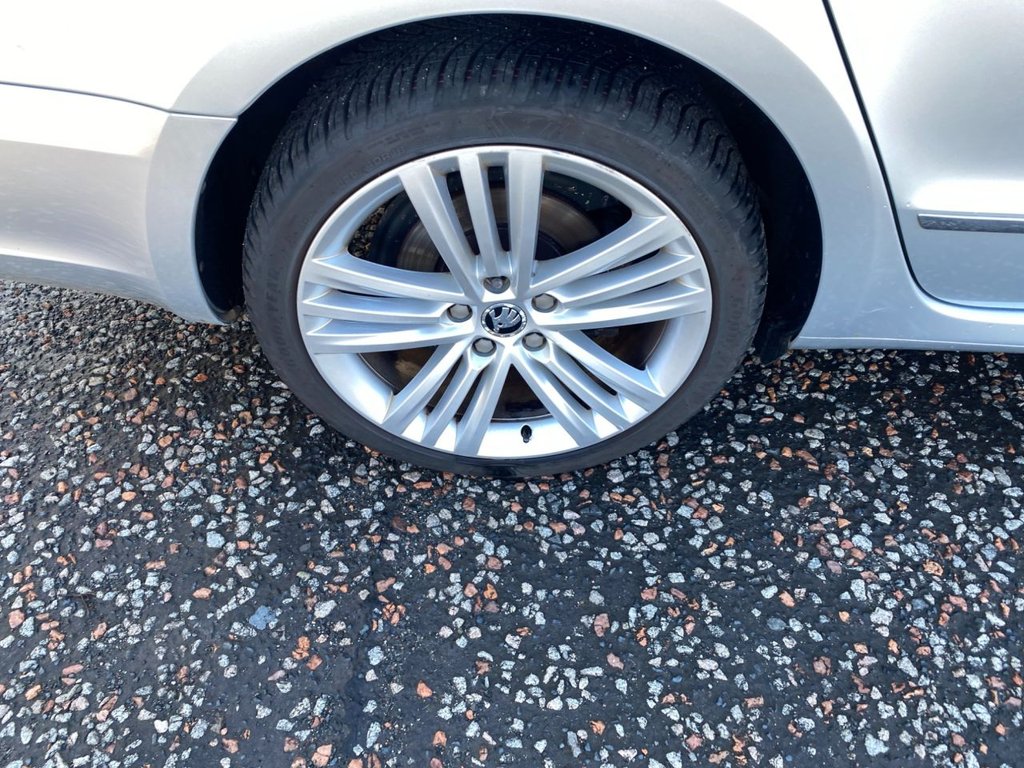 Used Skoda Superb 2015 for sale - 75960847: Photo 9