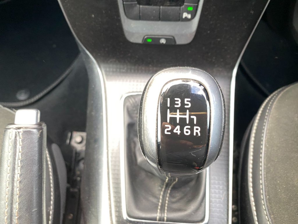 Used Volvo V40 2016 for sale - 76686119: Photo 18