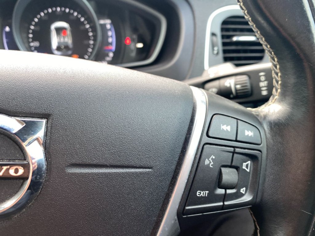 Used Volvo V40 2016 for sale - 76686119: Photo 21