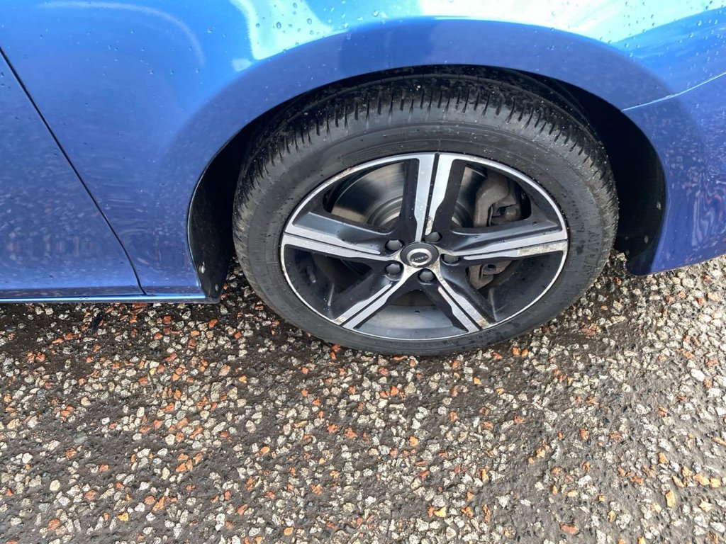 Used Volvo V40 2016 for sale - 76686119: Photo 9