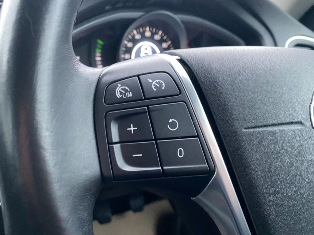 Used Volvo V40 2015 for sale - 77408435: Photo 14