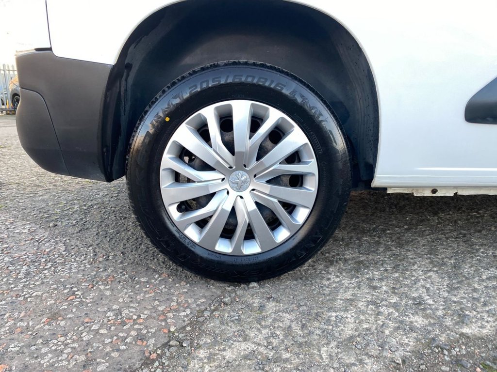 Used Peugeot Partner 2020 for sale - 76309385: Photo 8