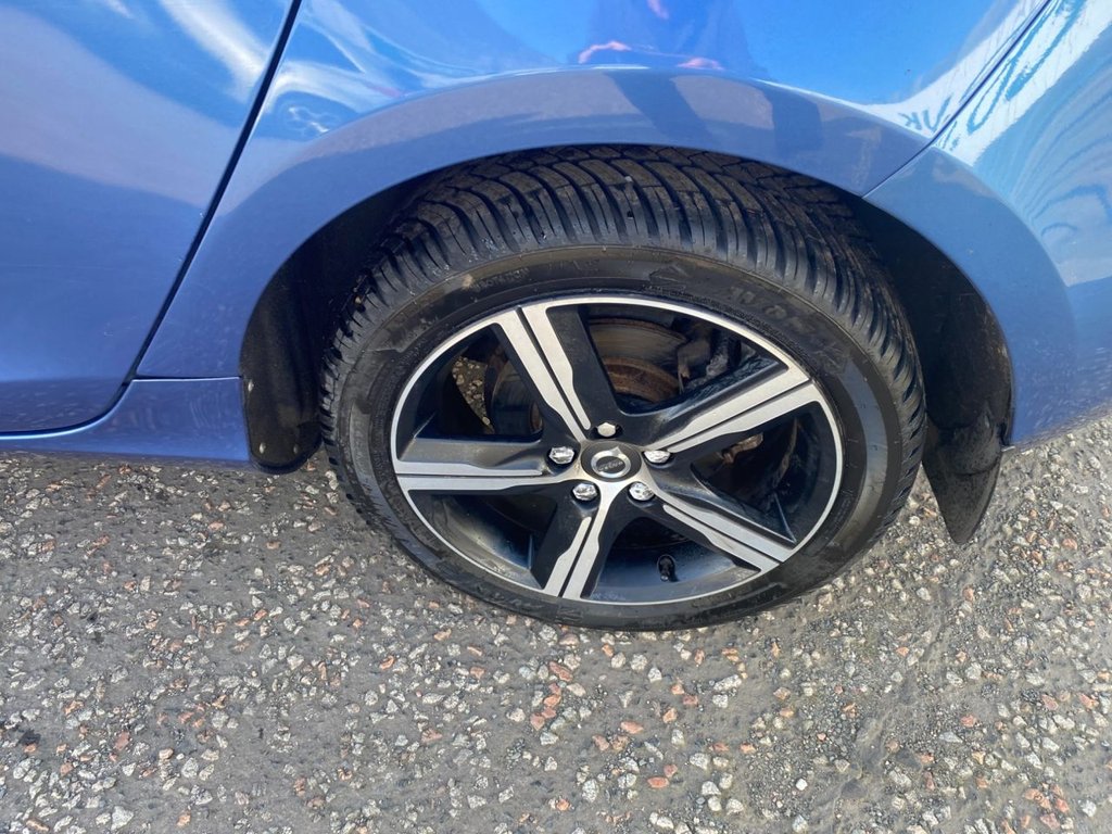 Used Volvo V40 2017 for sale - 77952853: Photo 24