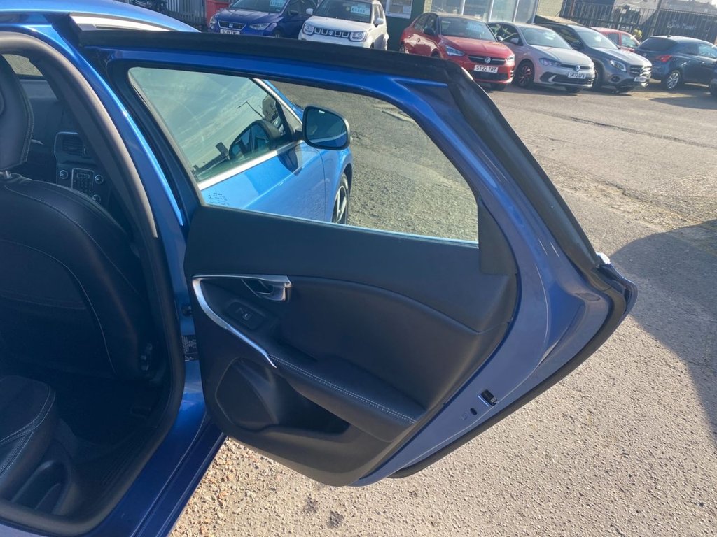 Used Volvo V40 2017 for sale - 77952853: Photo 32