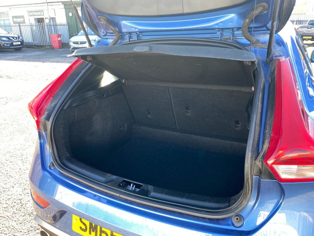 Used Volvo V40 2017 for sale - 75936630: Photo 15